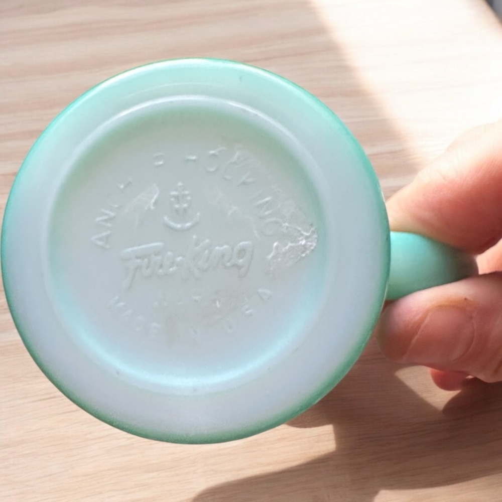 Vintage Turquoise Ombre Fade Coffee Mug Milk Glass Fire King Anchor Hocking - Picture 3 of 3